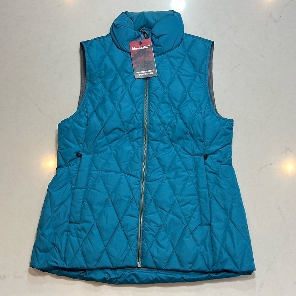 Moose jaw down insulator down west, size M, brand new.